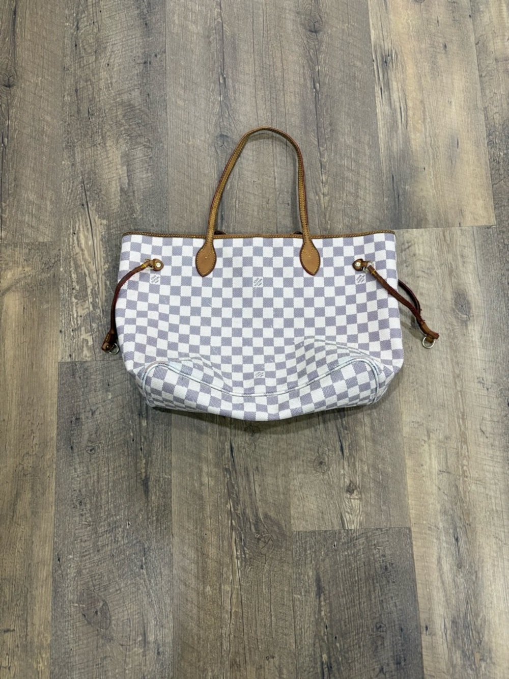 Louis Vuitton White and Gray Neverfull MM Bag